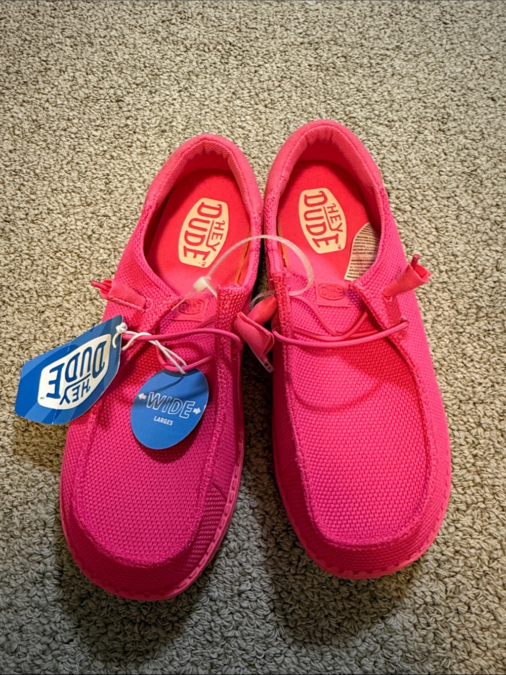 BNWT Hey Dude Women's Slip-On Moccasins in Hot Pink, size 9W